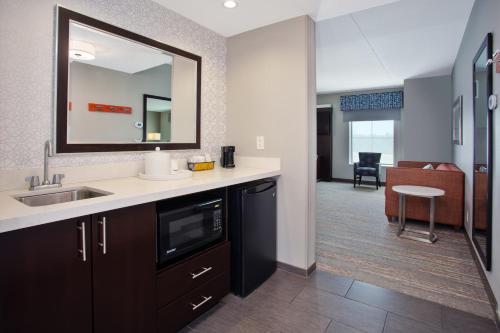 hampton inn and suites columbia southeast ft jackson