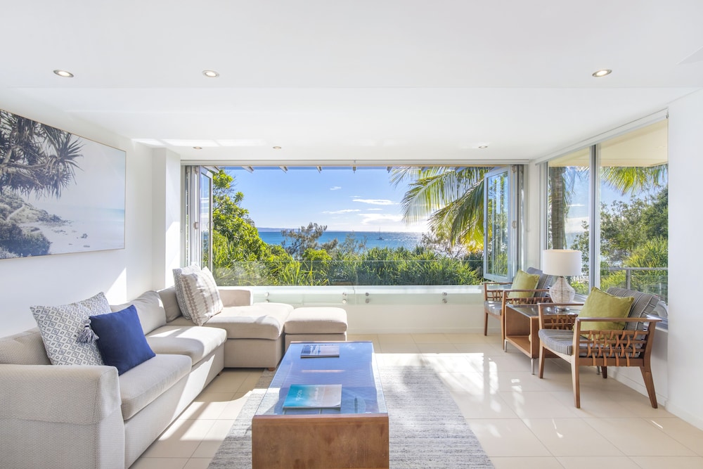 maison noosa beachfront resort