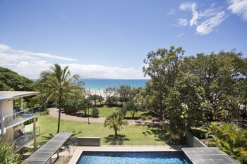 maison noosa beachfront resort