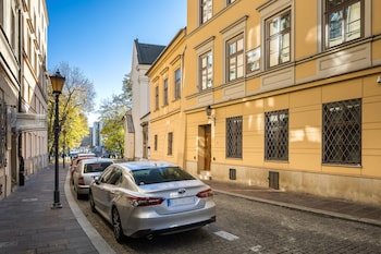old town residence premium aparthotel