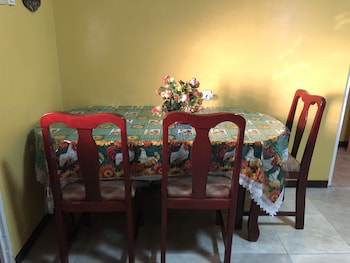 Logerthine Studio Suriname,,0 star
