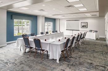 hampton inn and suites cape cod west yarmouth