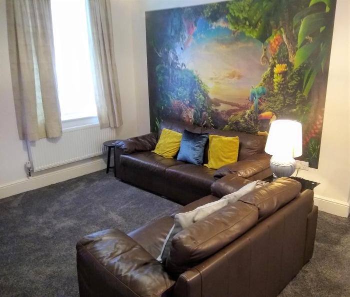 modern comfy 2 bedroom flat in st helens