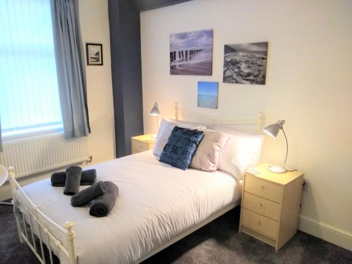 modern comfy 2 bedroom flat in st helens