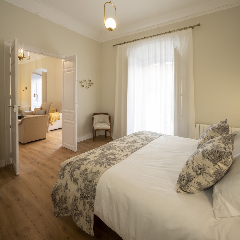 apartamentos petronila 1881