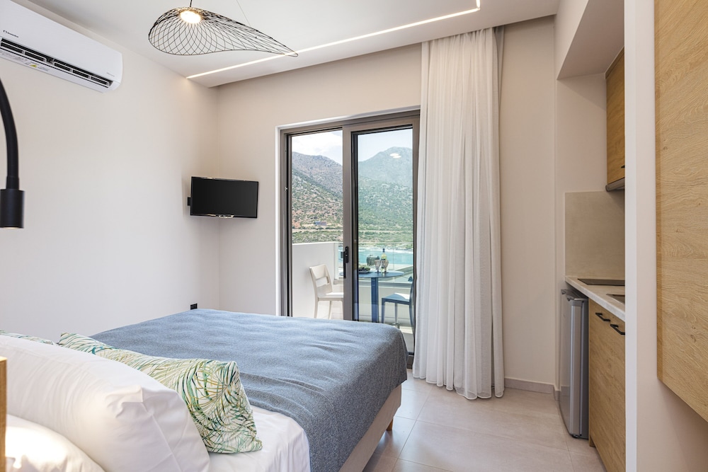 mira mare luxury residence