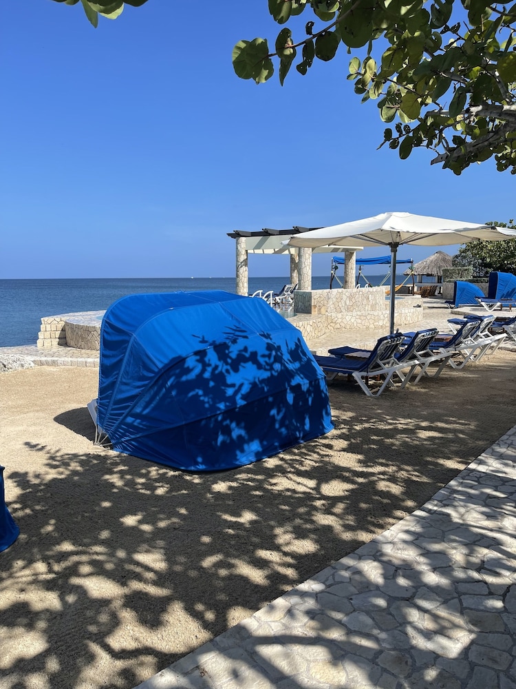 ocean cliff hotel negril limited