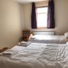 central 2 bed apartment above great derry pub