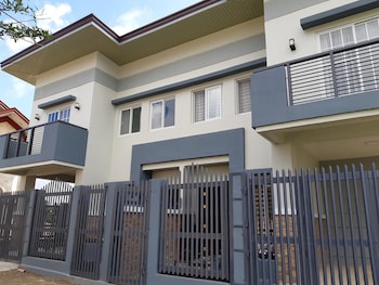 restful 3br hillside duplex