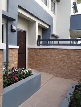 restful 3br hillside duplex