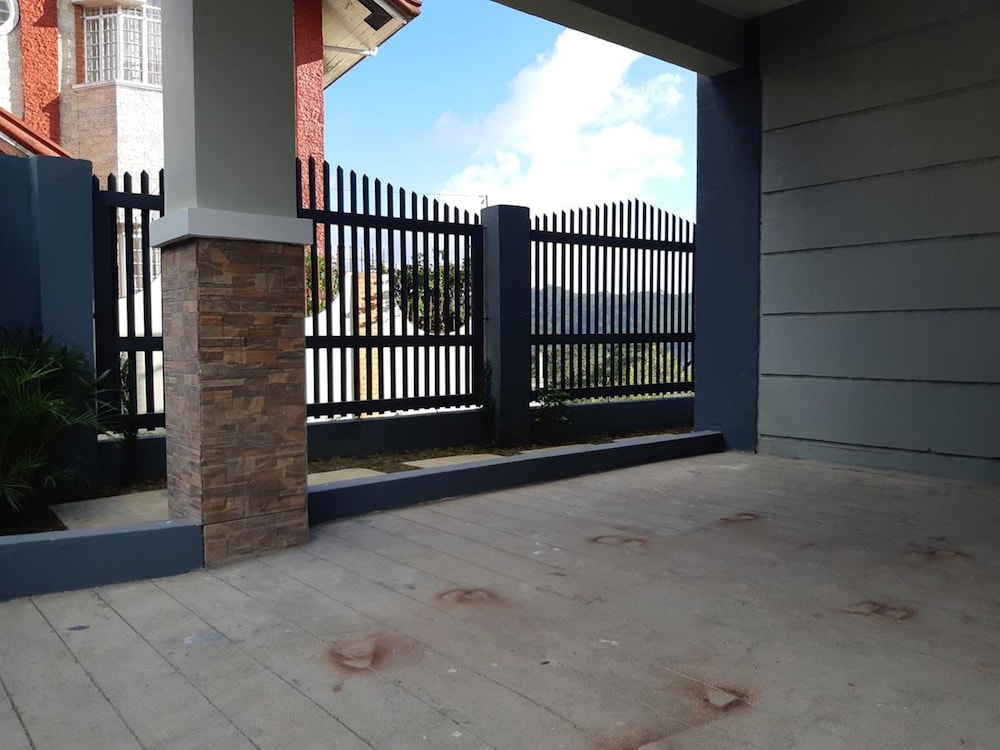 restful 3br hillside duplex