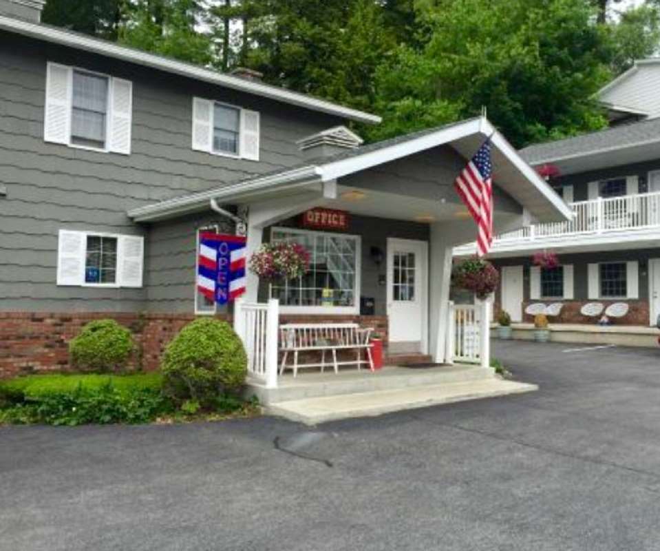 americas best value inn and suites lake george
