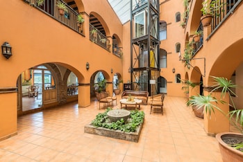 hotel la abadia tradicional
