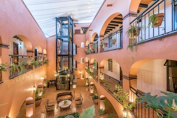 hotel la abadia tradicional