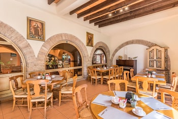 hotel la abadia tradicional