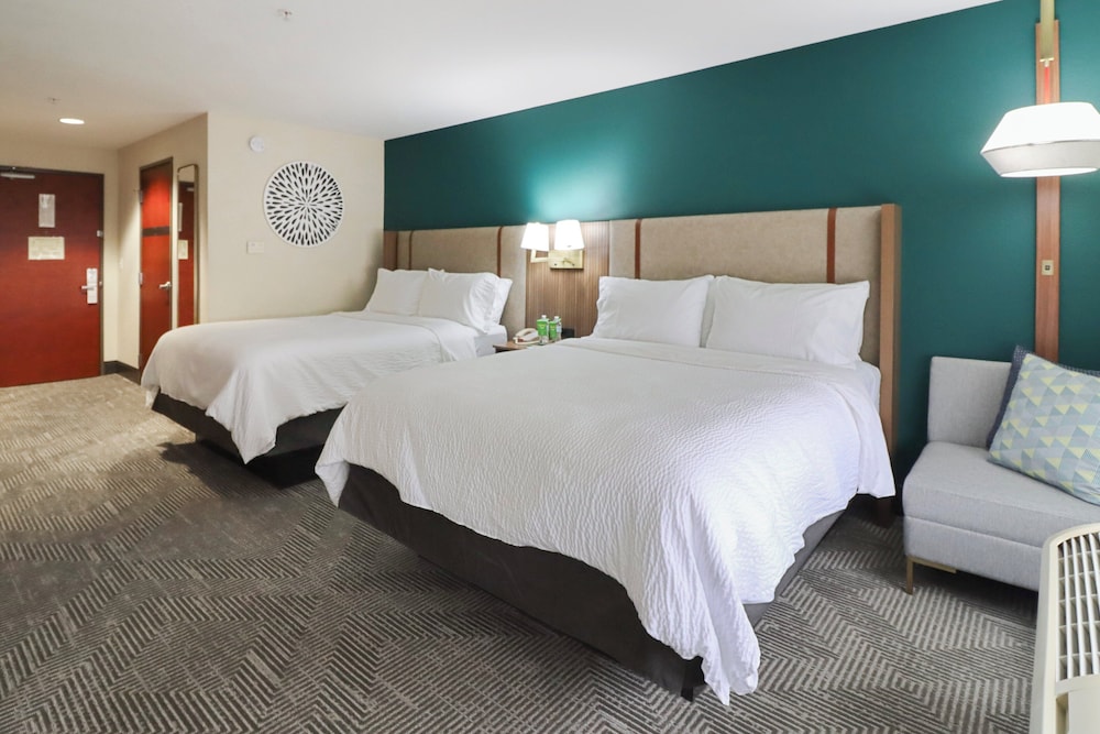 holiday inn quincy east by ihg