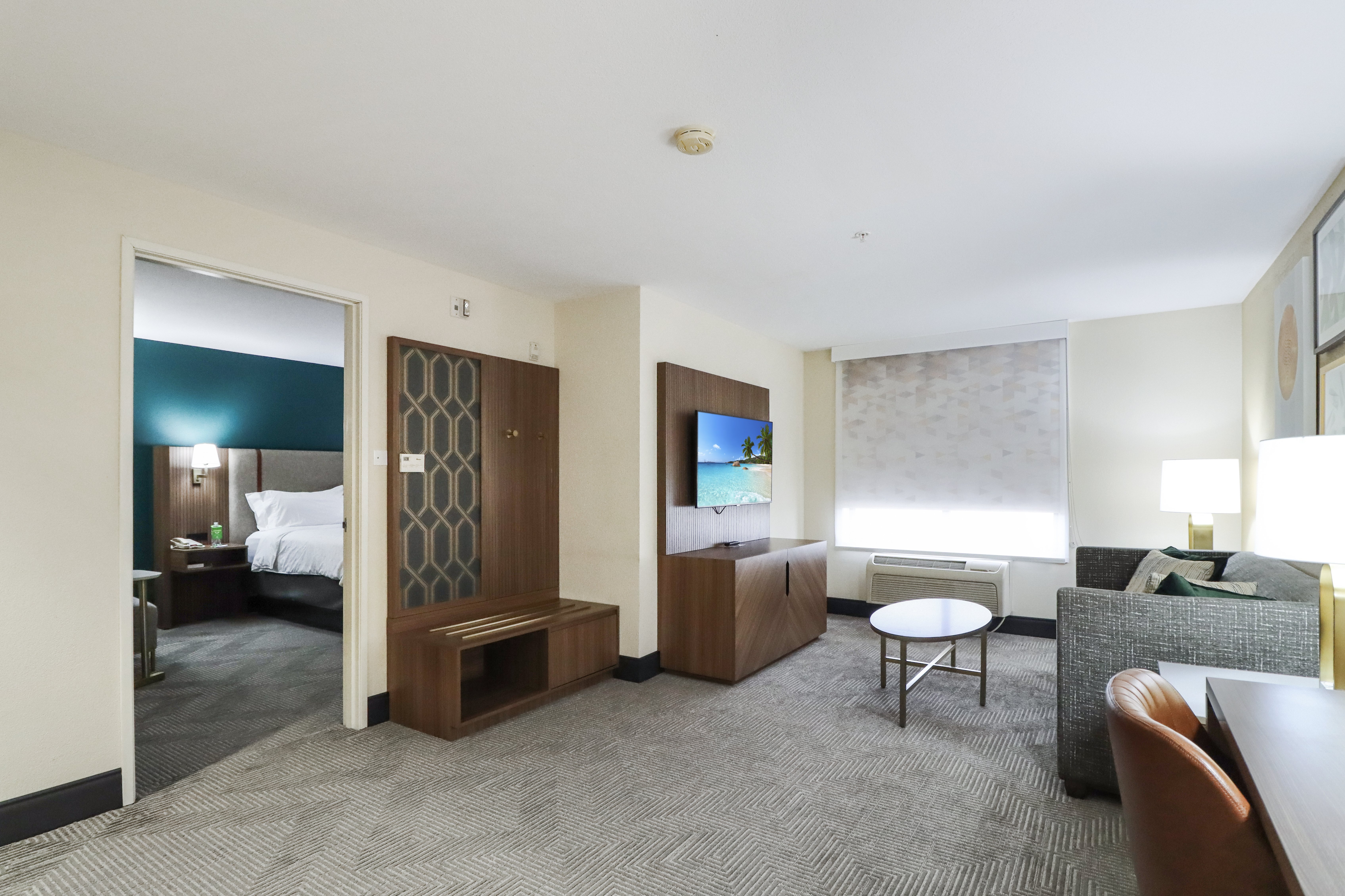 holiday inn quincy east by ihg