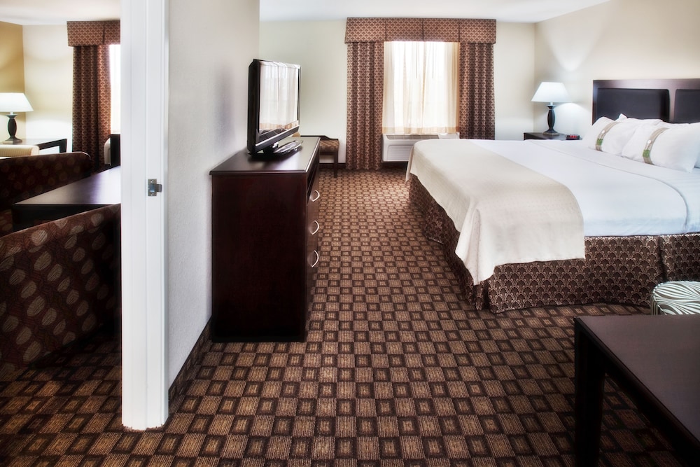 holiday inn quincy east by ihg