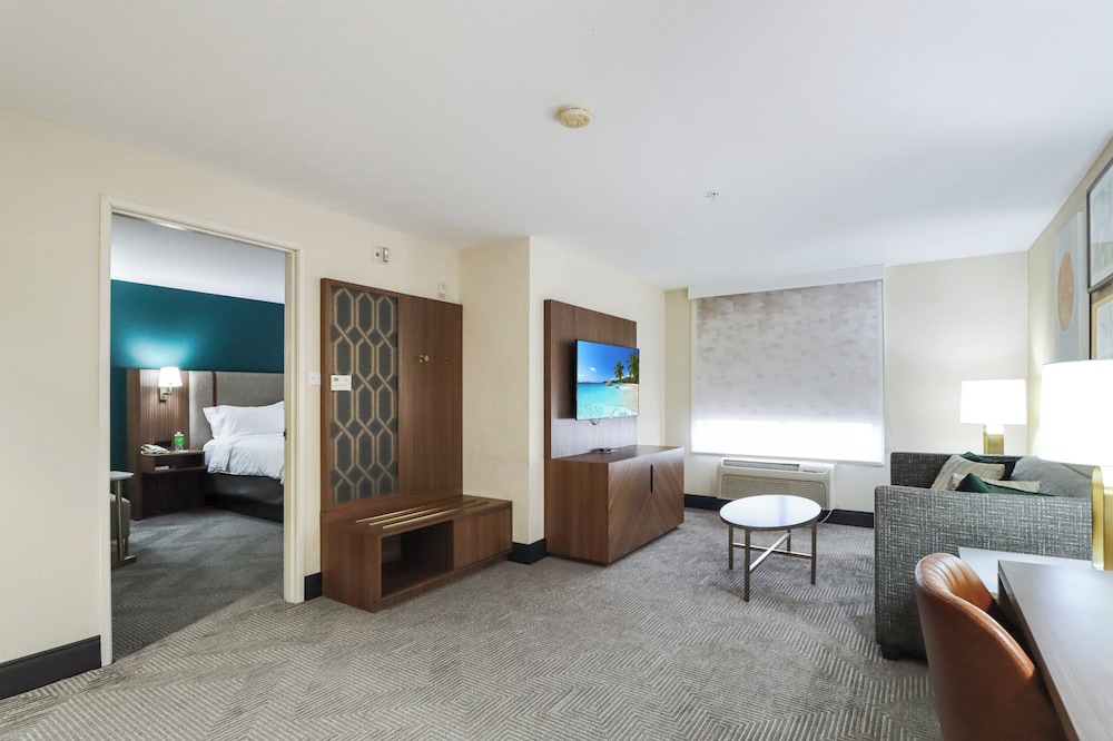 holiday inn quincy east by ihg