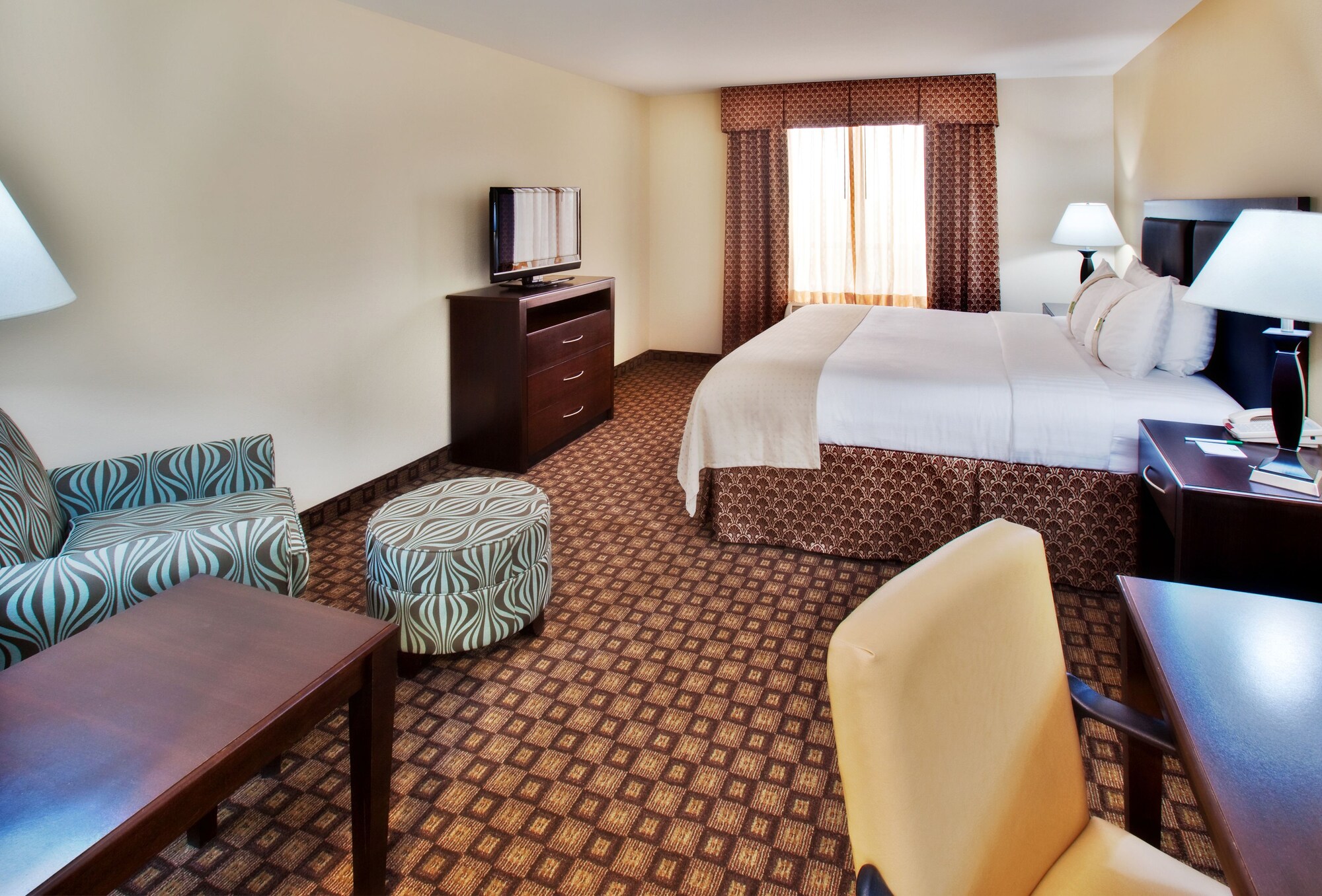 holiday inn quincy east by ihg