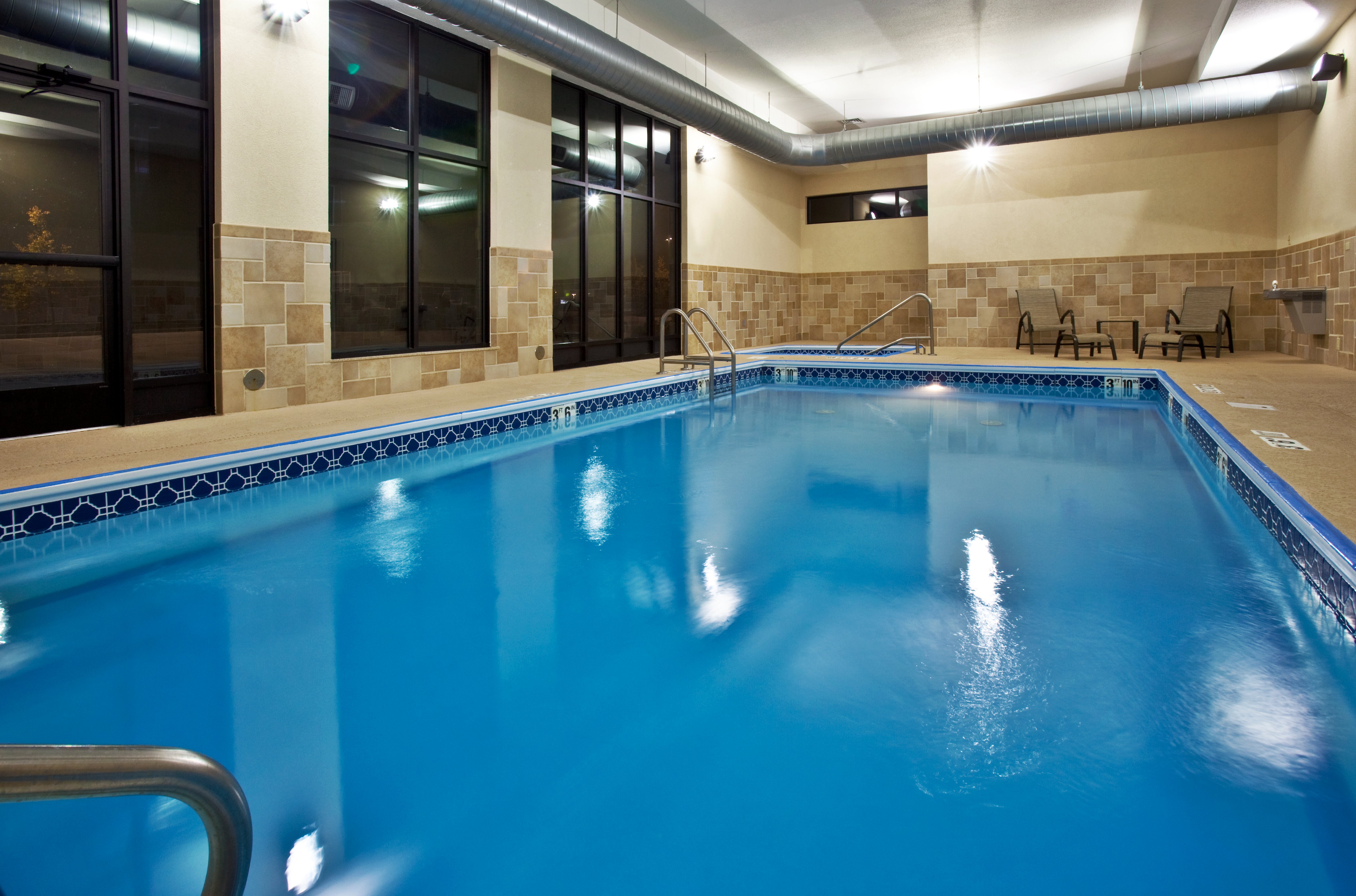 holiday inn quincy east by ihg