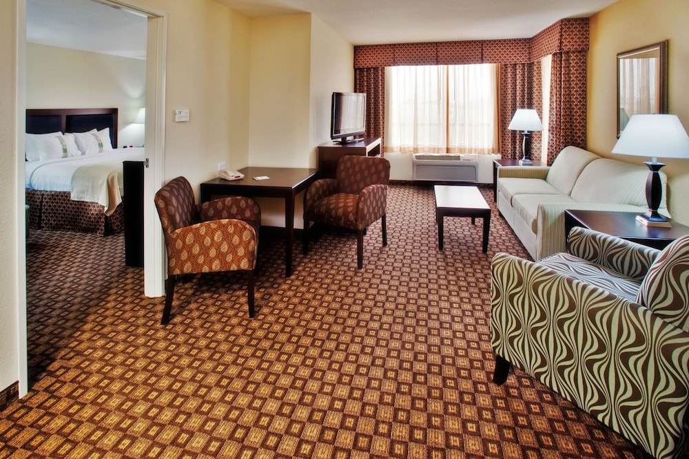 holiday inn quincy east by ihg