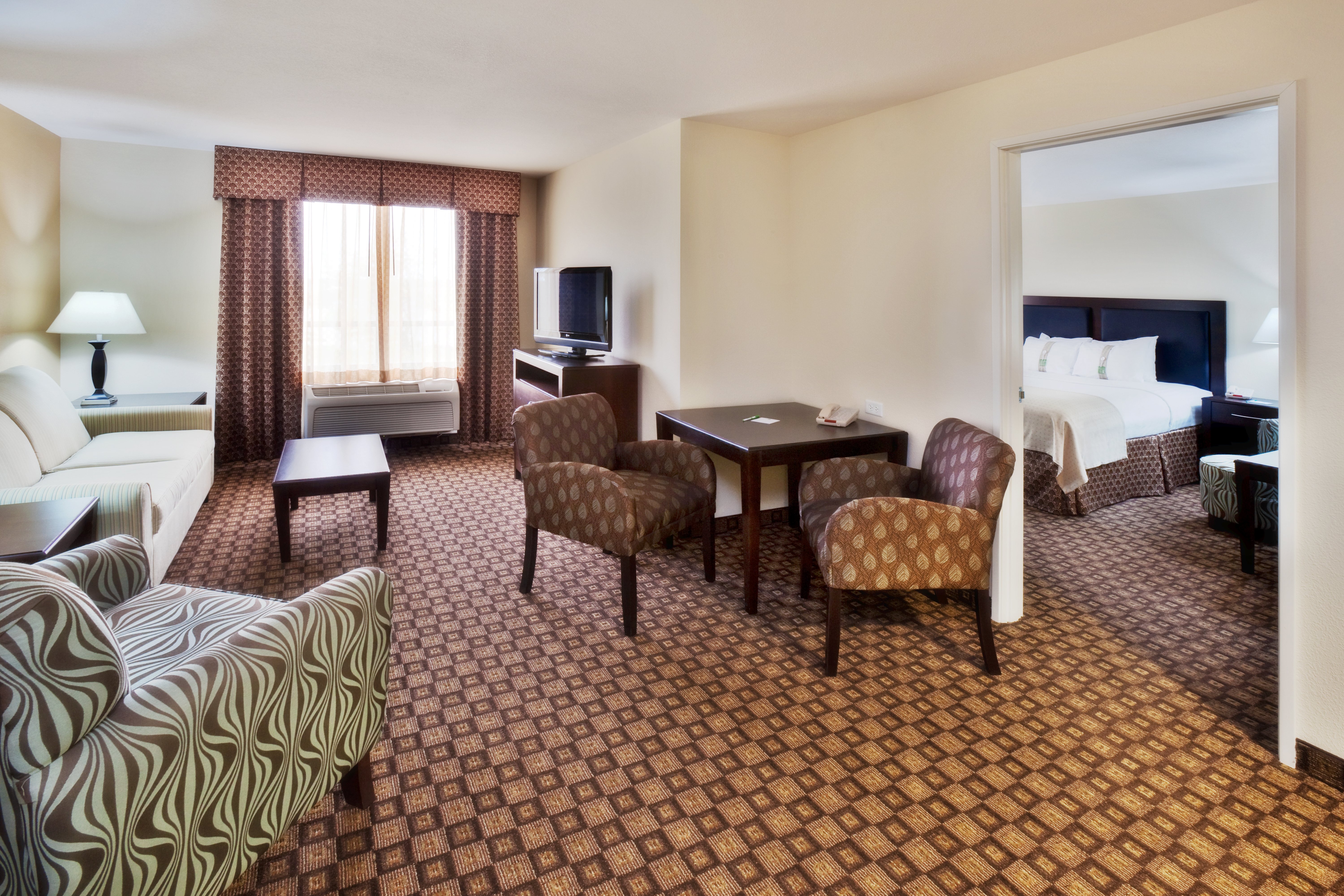 holiday inn quincy east by ihg
