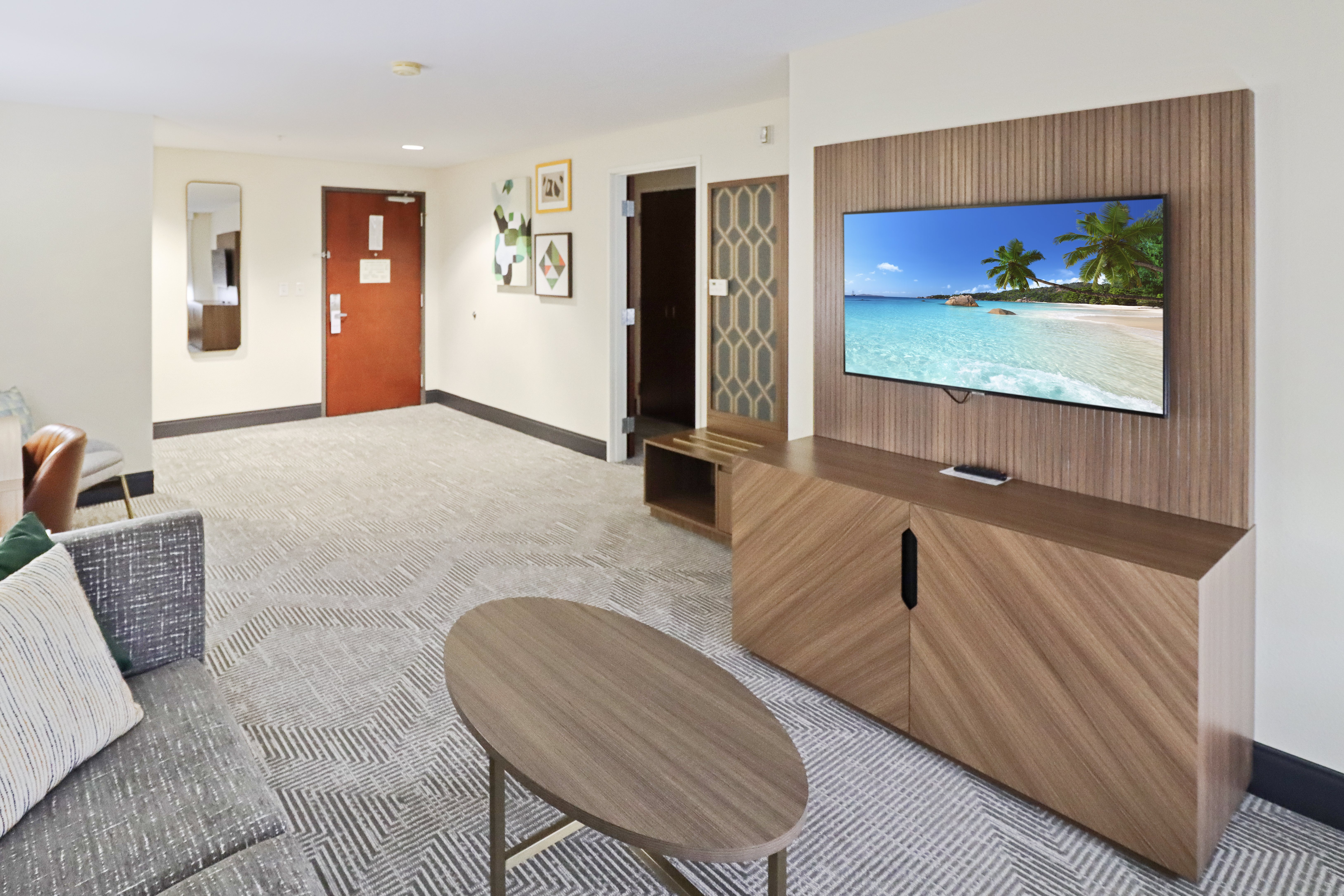 holiday inn quincy east by ihg