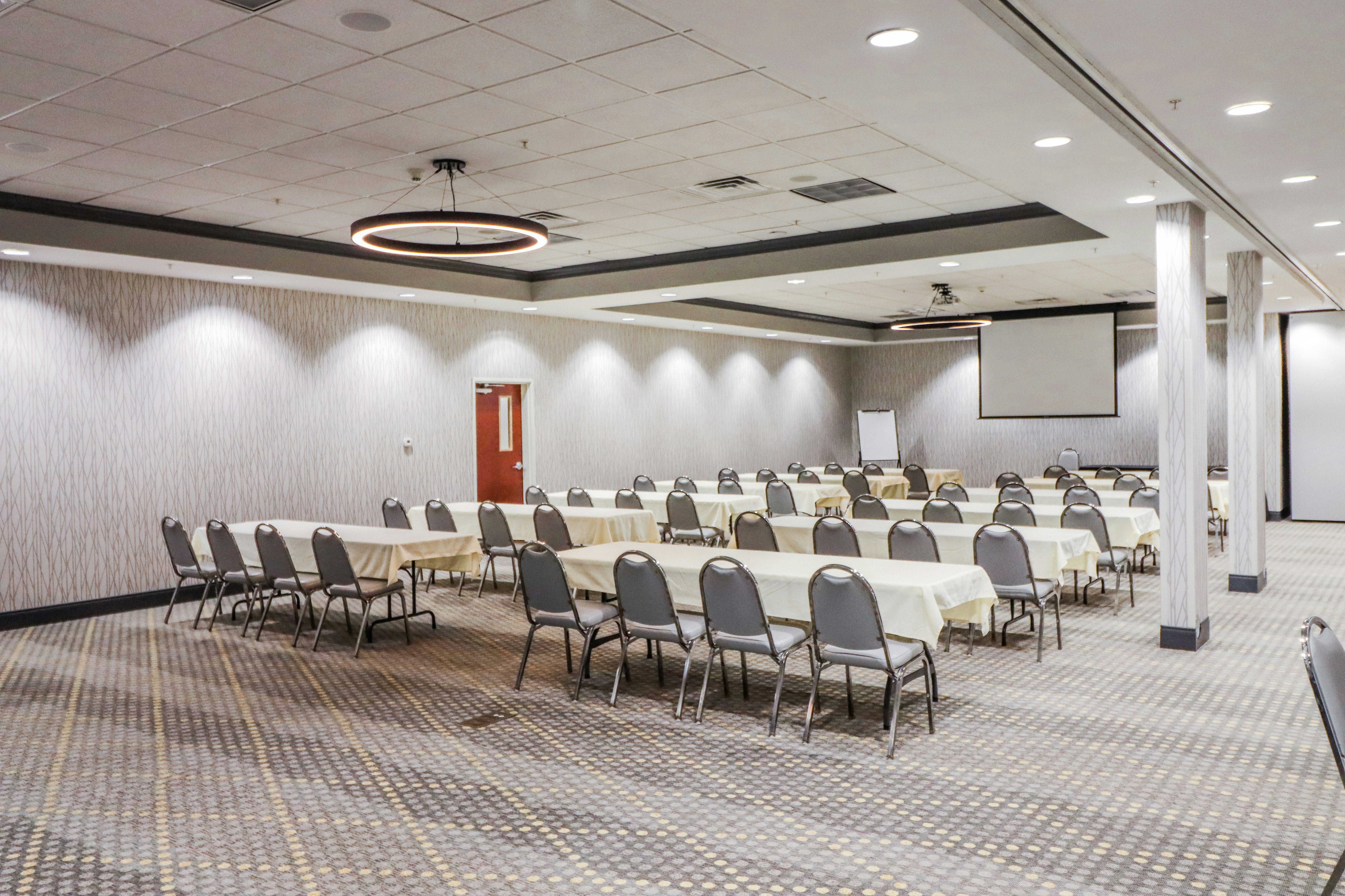 holiday inn quincy east by ihg
