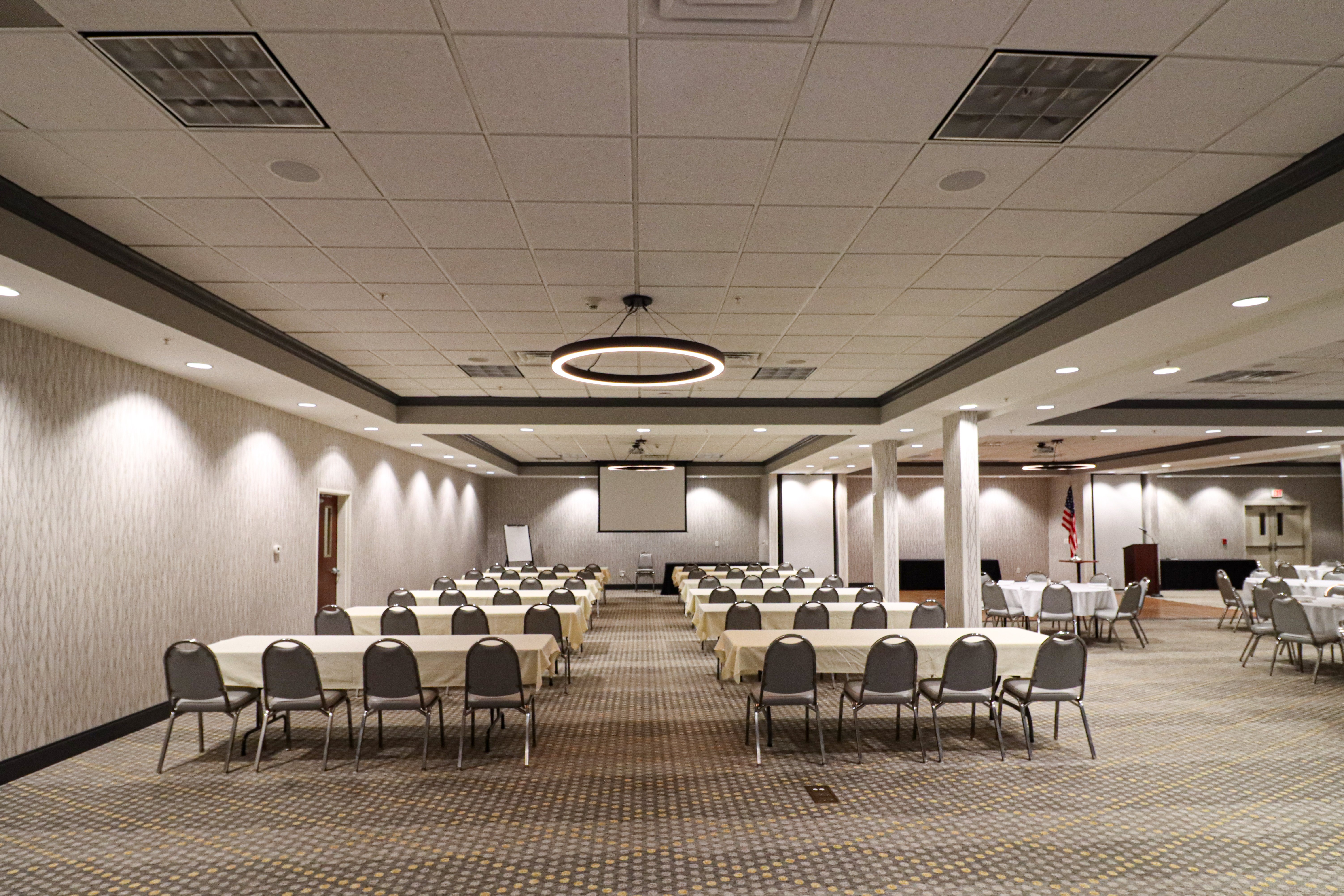 holiday inn quincy east by ihg