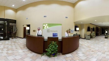 Holiday Inn Quincy East By Ihg,Payson>>Adams County,3 star
