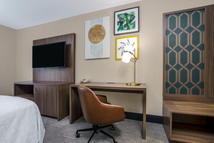 holiday inn quincy east by ihg