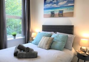 central wigan welcoming townhouse sleeps up to 6