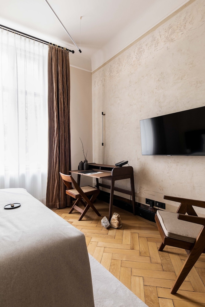 zola hotel palais de boheme