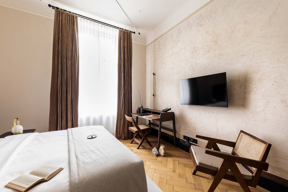 zola hotel palais de boheme