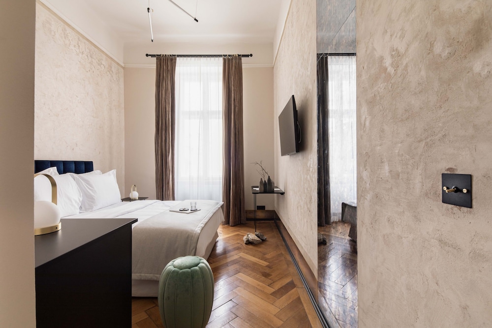 zola hotel palais de boheme