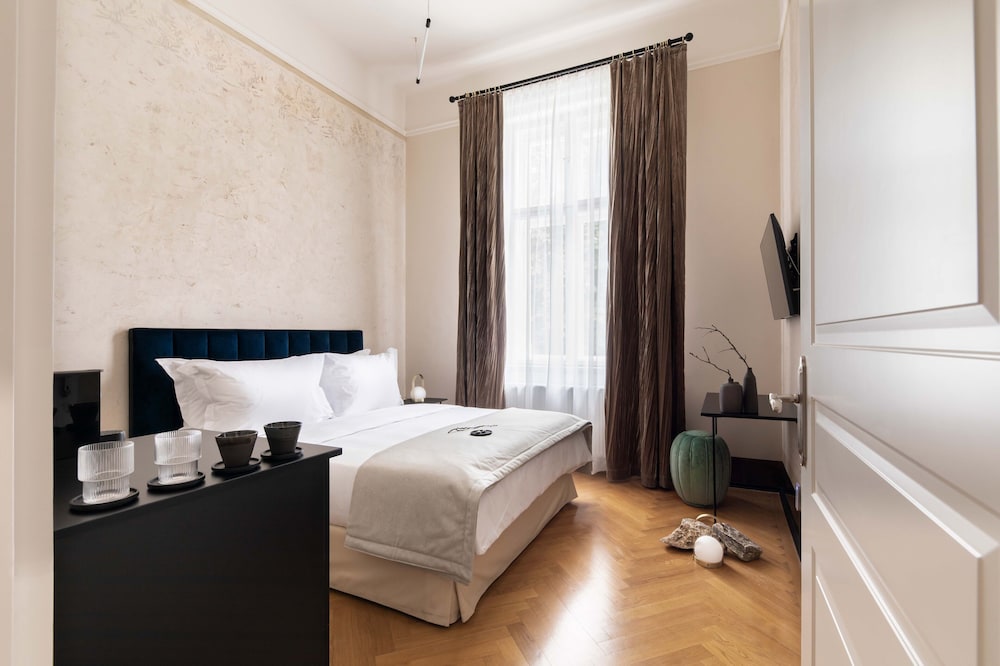 zola hotel palais de boheme