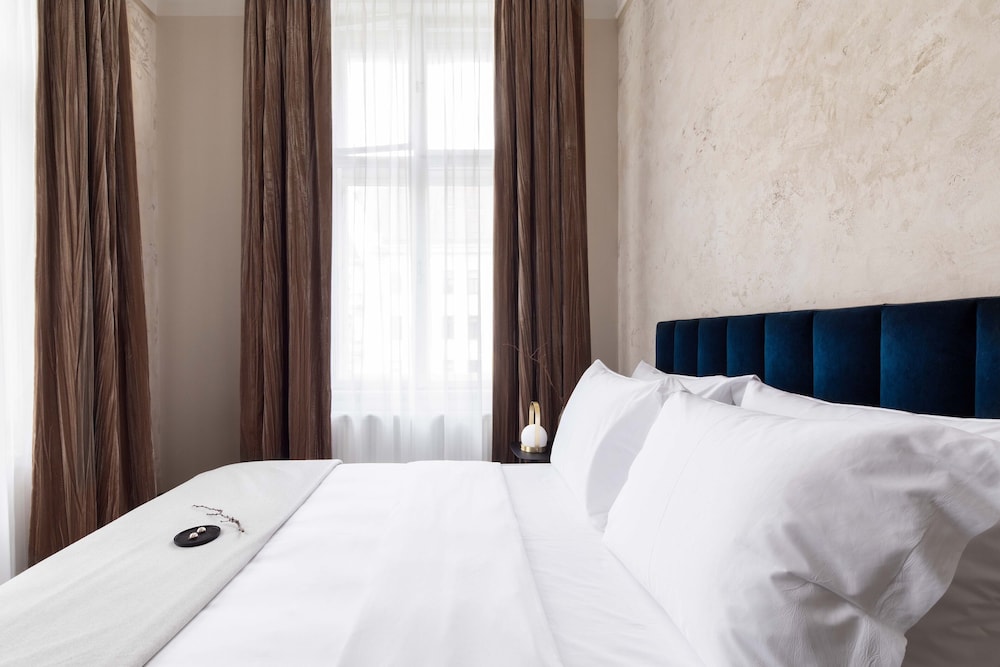 zola hotel palais de boheme