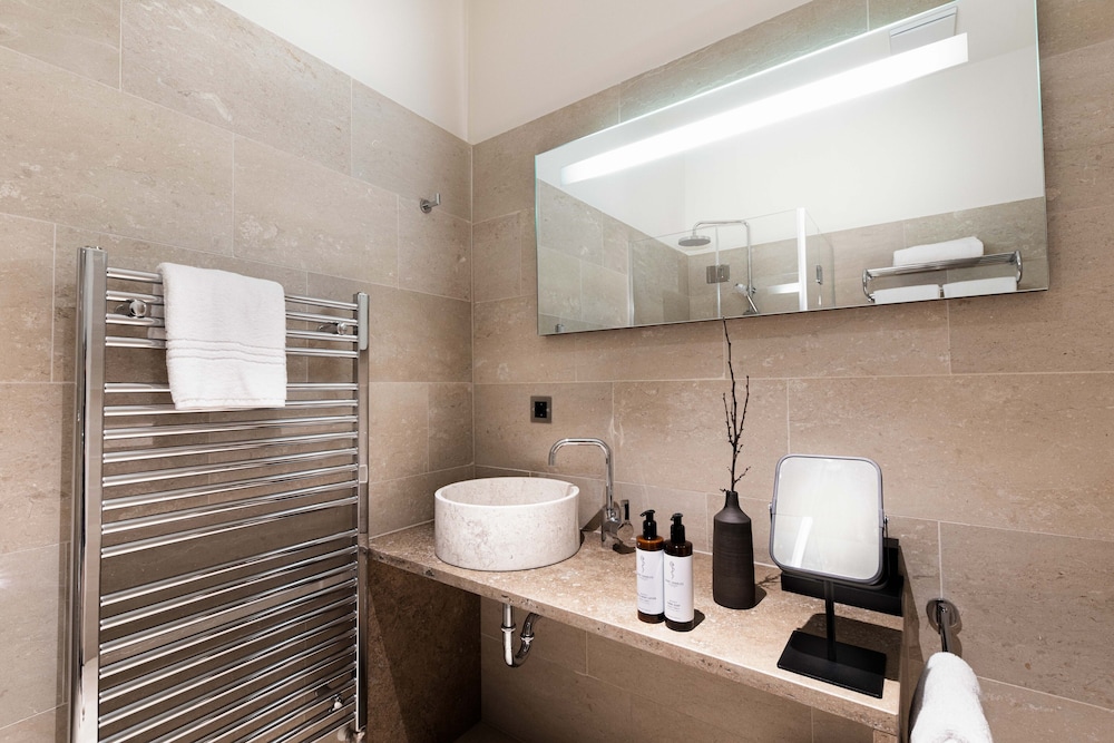 zola hotel palais de boheme