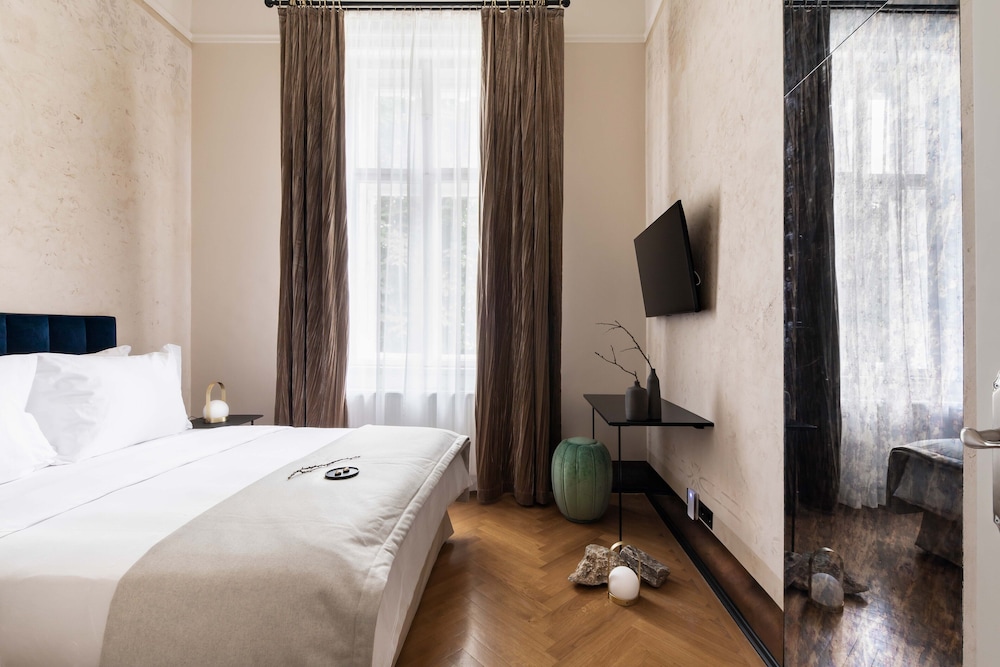 zola hotel palais de boheme