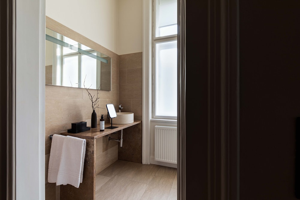 zola hotel palais de boheme