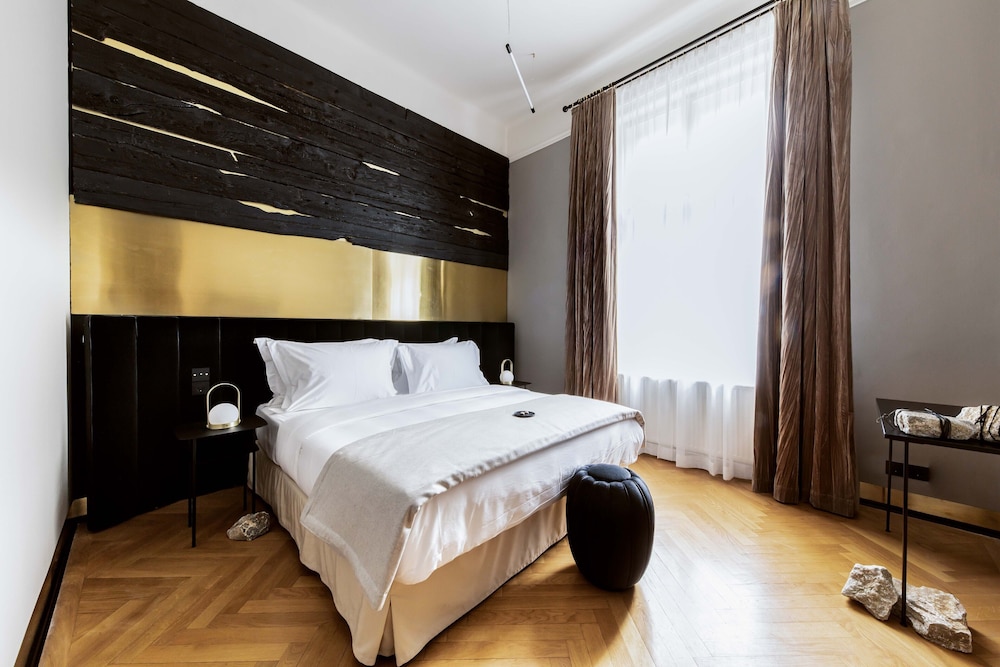 zola hotel palais de boheme