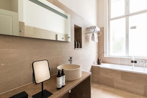 zola hotel palais de boheme