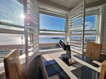 Prime Seafront Location Direct Sea Views & Parking,,0 star