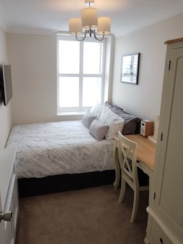 Prime Seafront Location Direct Sea Views & Parking,,0 star