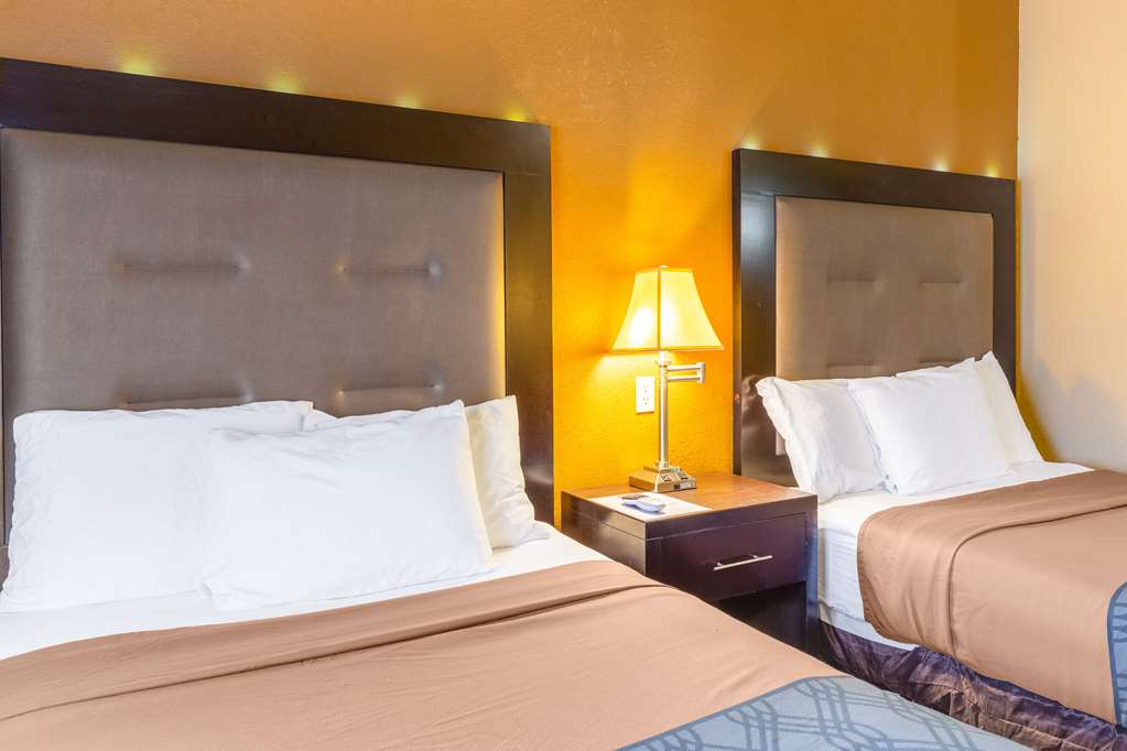 econo lodge clarks summit