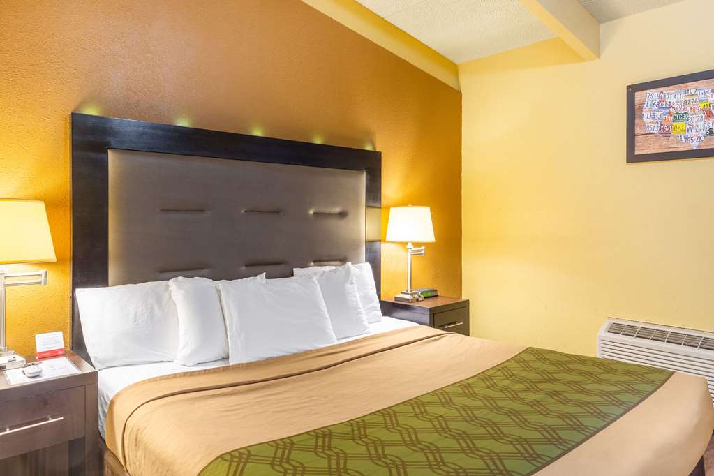 econo lodge clarks summit