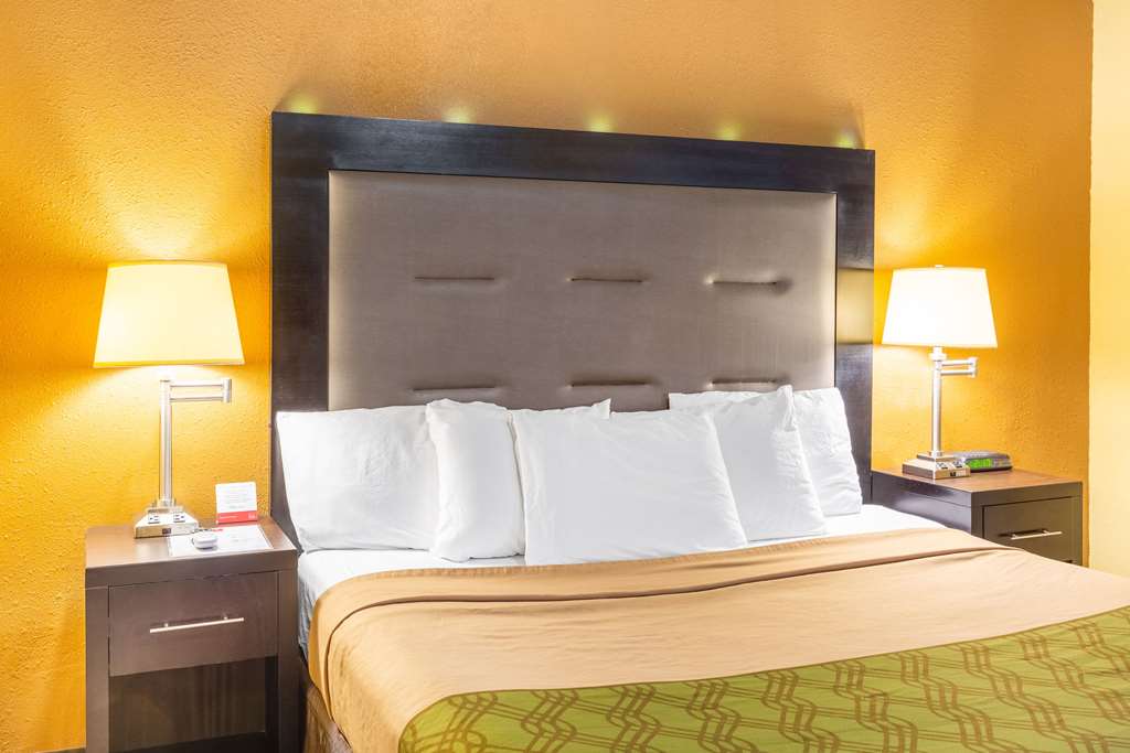 econo lodge clarks summit