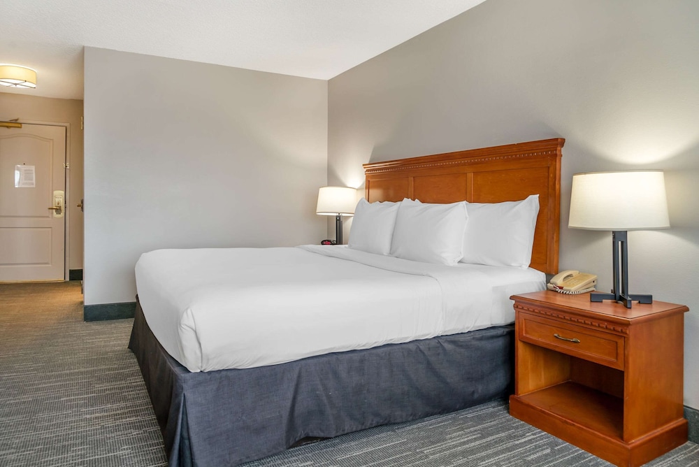 country inn and suites by radisson rossford toledo south