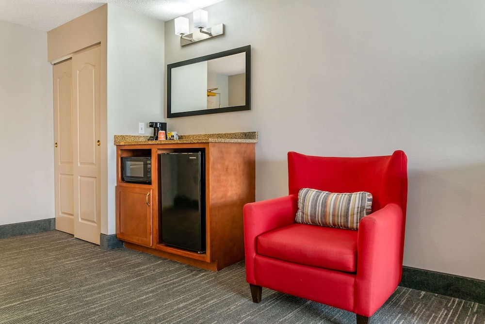 country inn and suites by radisson rossford toledo south